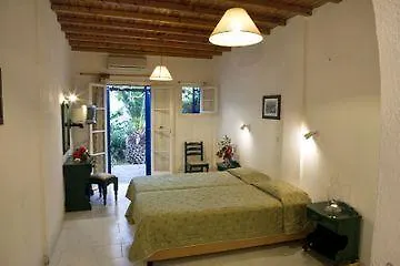 Albatros Club Mykonos فندق 3*